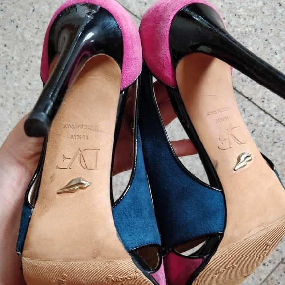 Diane Von Furstenberg Suede Cut Out Pointed Pumps - Picture 8 of 9